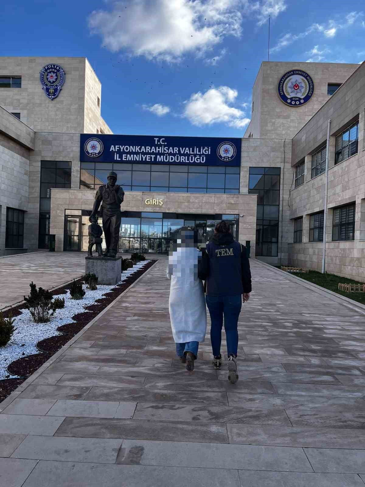 AFYONKARAHİSAR’DA FETÖ SİLAHLI TERÖR ÖRGÜTÜNE ÜYE OLMA VE ÖRGÜTÜN HABERLEŞME PROGRAMI BYLOC...