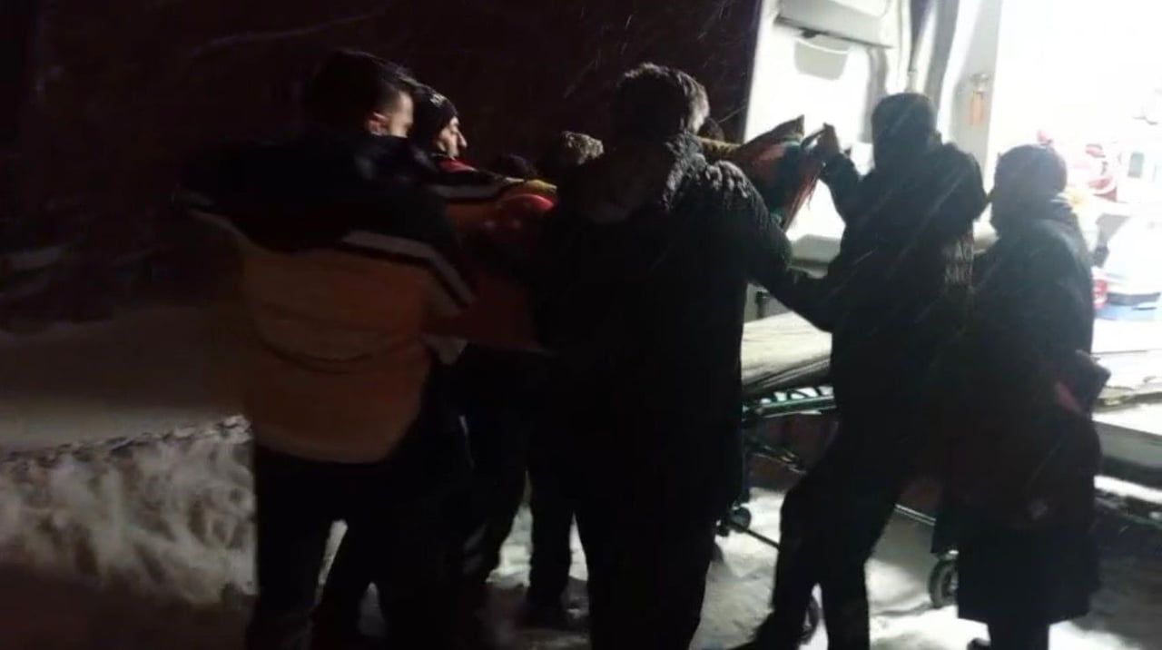 AĞRI'NIN PATNOS İLÇESİNE BAĞLI BOZOĞLAK KÖYÜ'NDE İKAMET EDEN 72 YAŞINDAKİ ERCAN BAKIR, YÜKSEK ATEŞ...