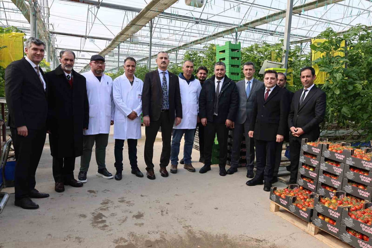 AĞRI’DA, JEOTERMAL SERADA ÜRETİLEN ÜRÜNLER AVRUPA PAZARINA AÇILIYOR