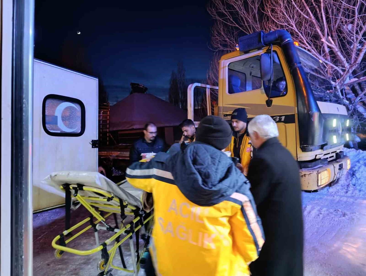 AĞRI’DA PALETLİ AMBULANS KALP HASTASI İÇİN YOLA ÇIKTI