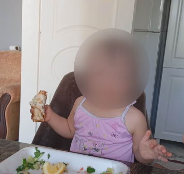 AİLESİ, DOWN SENDROMLU OLARAK DÜNYAYA GELEN M.K.'YA GÖZLERİ GİBİ BAKIYOR