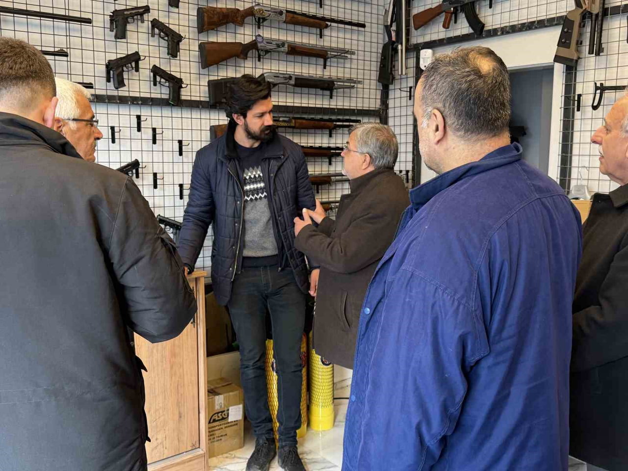 AK PARTİ ADIYAMAN İL BAŞKANI EKREM ÇADIR, ESNAFLARLA BİR ARAYA GELDİ.