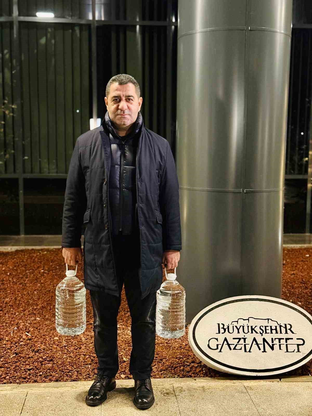 AK PARTİ GAZİANTEP MİLLETVEKİLİ BÜNYAMİN BOZGEYİK, ANKARA’DA YAŞANAN SU SIKINTISINA DİKKAT ÇEKMEK...