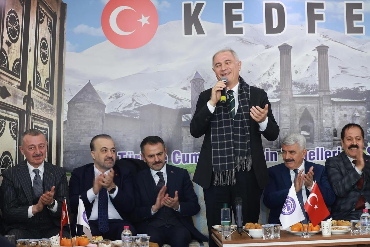 AK PARTİ GENEL BAŞKAN VEKİLİ EFKAN ALA, KOCAELİ ERZURUM DERNEKLER FEDERASYONU’NU ZİYARET EDEREK...