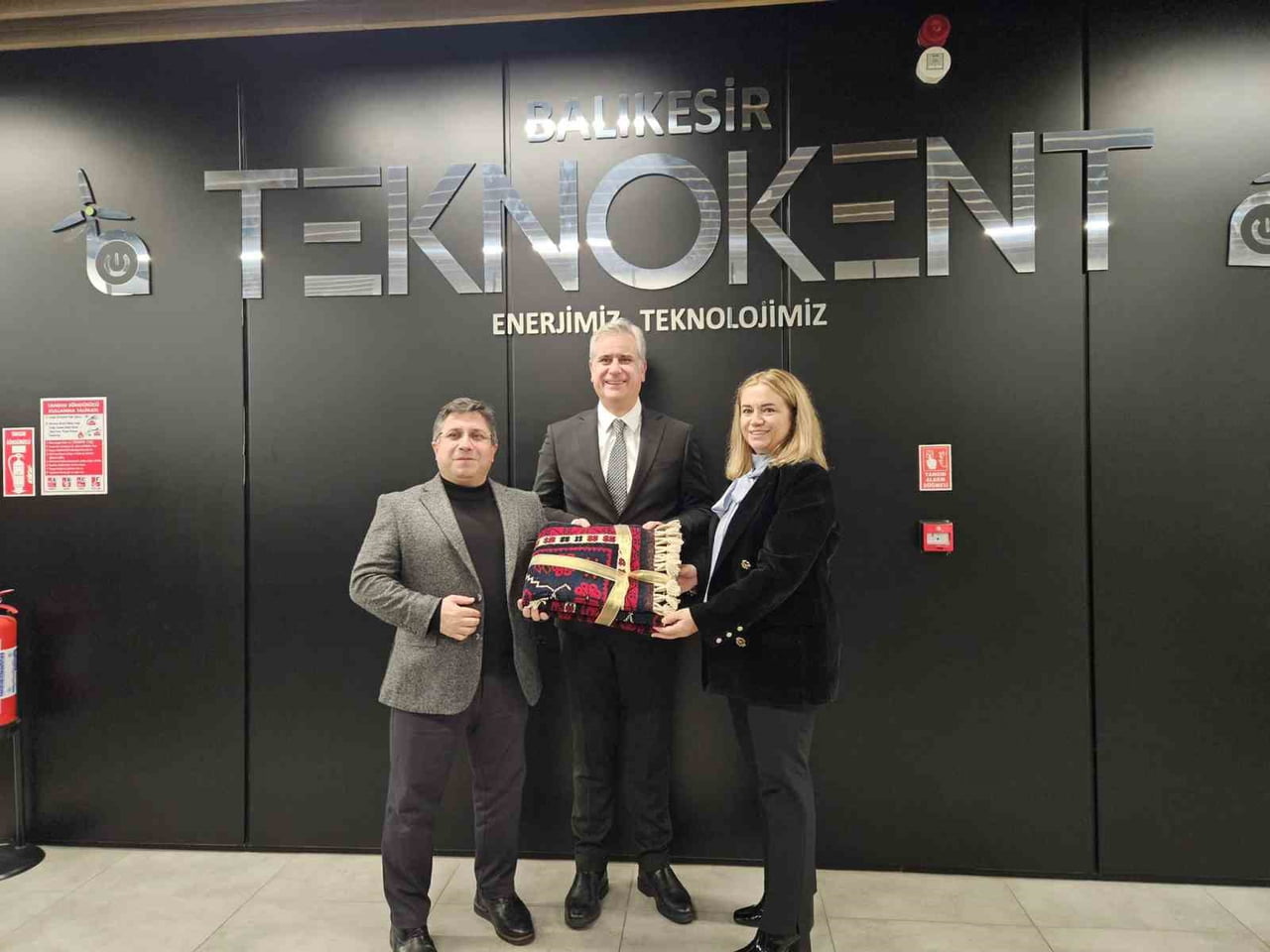 AK PARTİ GENEL BAŞKAN YARDIMCISI VE İNSAN HAKLARI BAŞKANI PROF. DR. HASAN BASRİ YALÇIN, BALIKESİR...