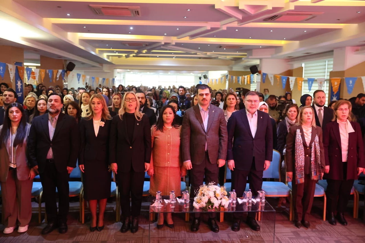 AK PARTİ İZMİR İL BAŞKANLIĞI’NDA İL KADIN KOLLARI DANIŞMA MECLİSİ TOPLANTISI...