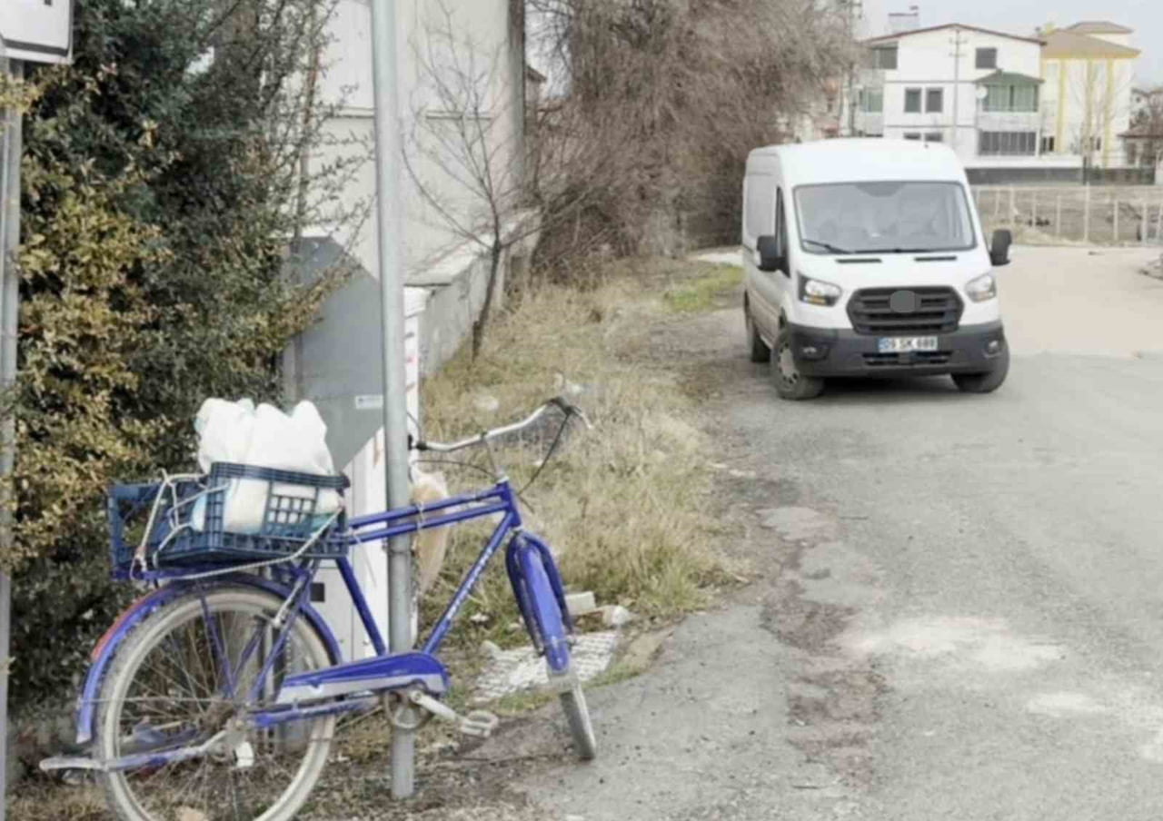 AKSARAY’DA KAMYONETİN BİSİKLETE ÇARPMASI SONUCU MEYDANA GELEN TRAFİK KAZASINDA BİSİKLET SÜRÜCÜSÜ...