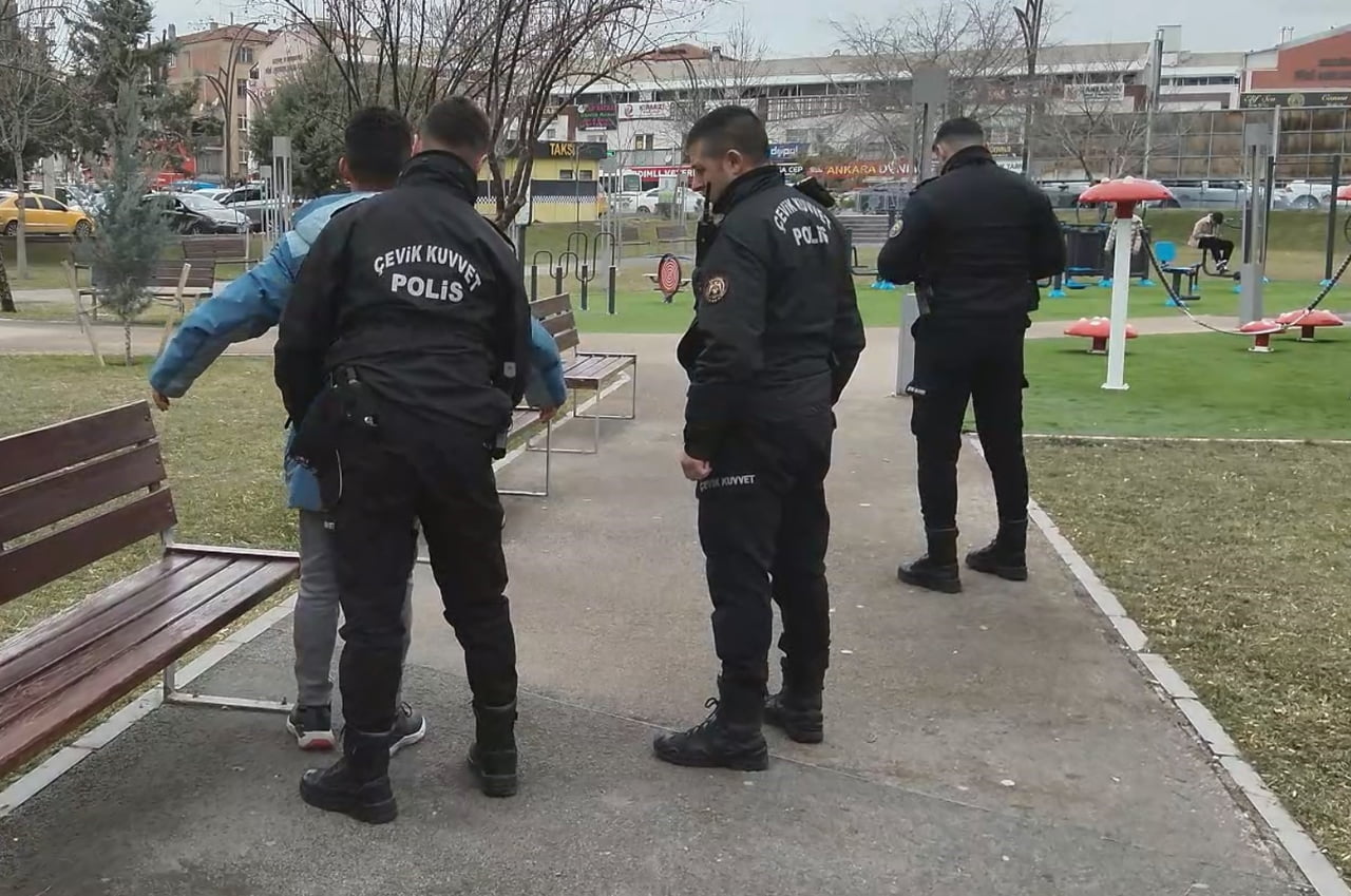 AKSARAY’DA "HUZURLU SOKAKLAR" UYGULAMASI ÇERÇEVESİNDE UYGULAMA YAPAN EMNİYET, 164 PERSONELDEN...