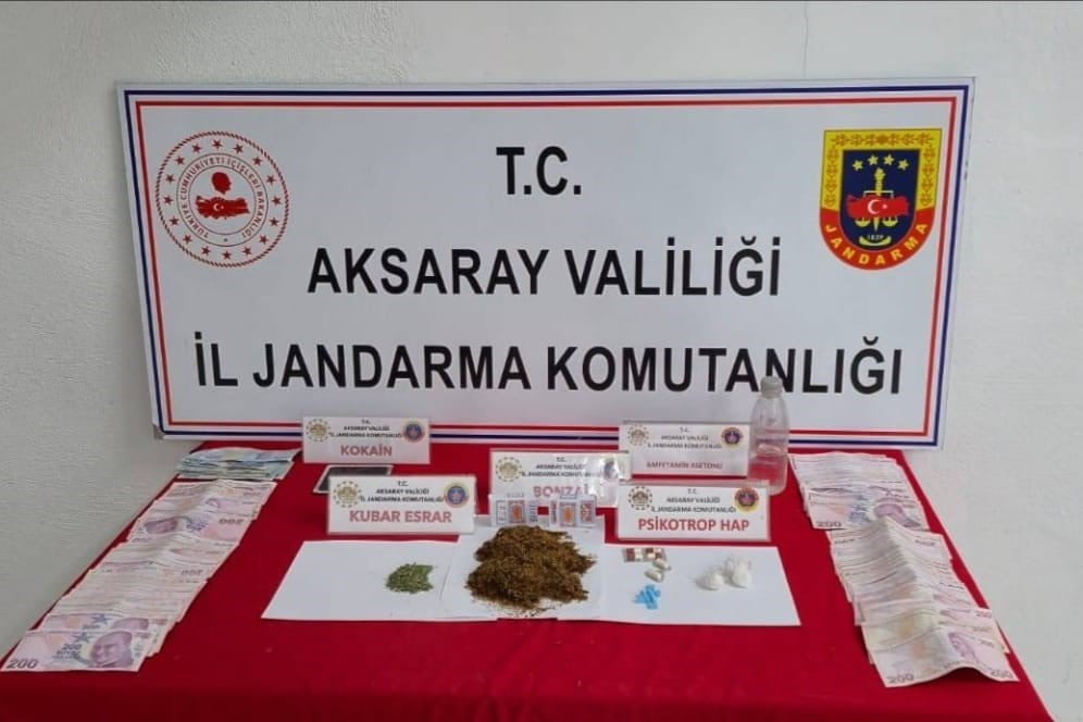 AKSARAY’DA UYUŞTURUCU İMAL VE TİCARETİNİ YAPAN ŞAHISLARA YÖNELİK OPERASYON YAPAN JANDARMA EKİPLERİ...