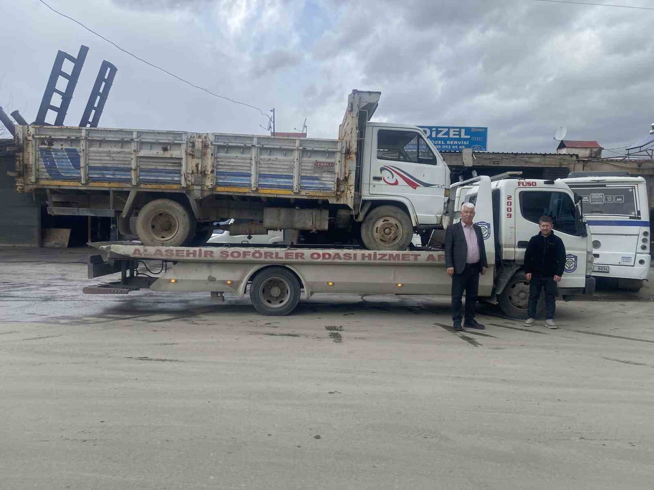 ALAŞEHİR’DE J PLAKALI TİCARİ ARAÇ SAYISI 2025 YILINDA 332’YE YÜKSELİRKEN, İLÇEDE 48 TİCARİ...