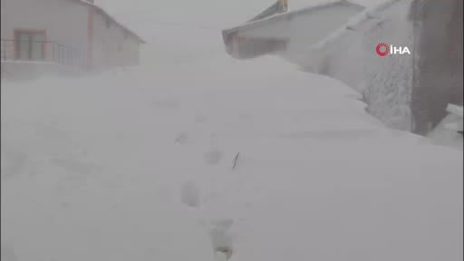 Alaska değil Sivas...Kar kalınlığı yer yer 3 metreyi buldu