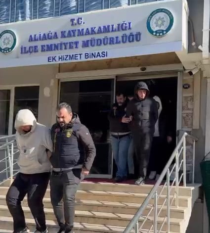 ALİAĞA’DA AKARYAKIT İSTASYONUNDA KURŞUNLAMA  OLAYINDA 2 TUTUKLAMA