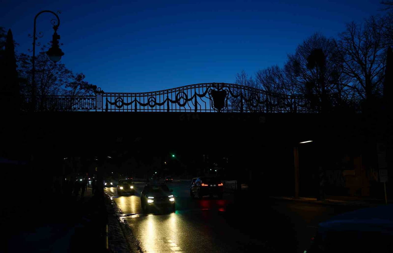 ALMANYA’NIN BAŞKENTİ BERLİN’İN GÜNEYBATISINDA CUMARTESİ GÜNÜ ENERJİ NAKİL HATLARINA DÜZENLENEN...