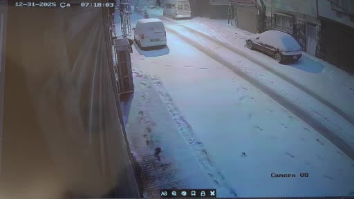 Altın ve dövizlerini yanında taşıyan adam böyle gasp edildi