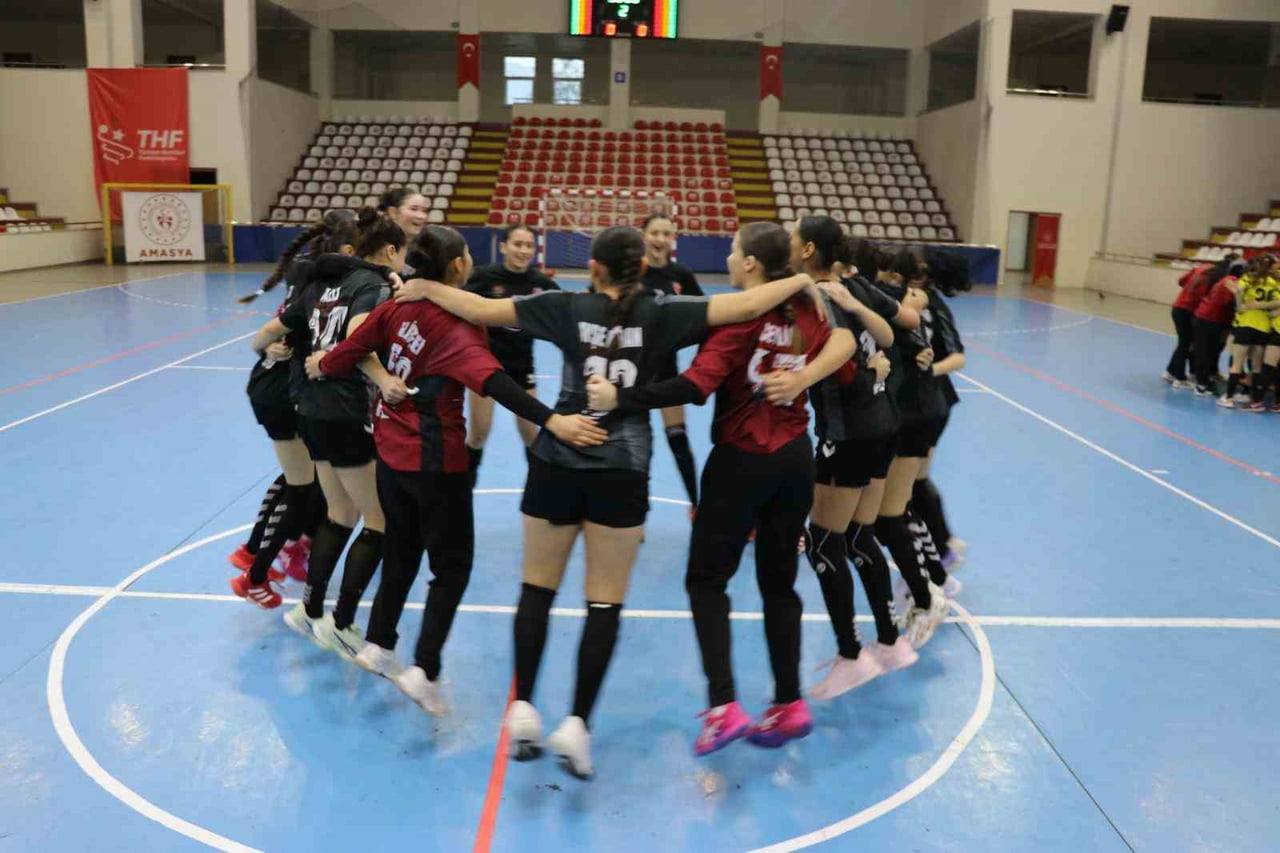 AMASYA’DA 17–23 OCAK  TARİHLERİNDE DÜZENLENEN YILDIZ KIZLAR HENTBOL TÜRKİYE ŞAMPİYONASI’NDA KEPEZ...