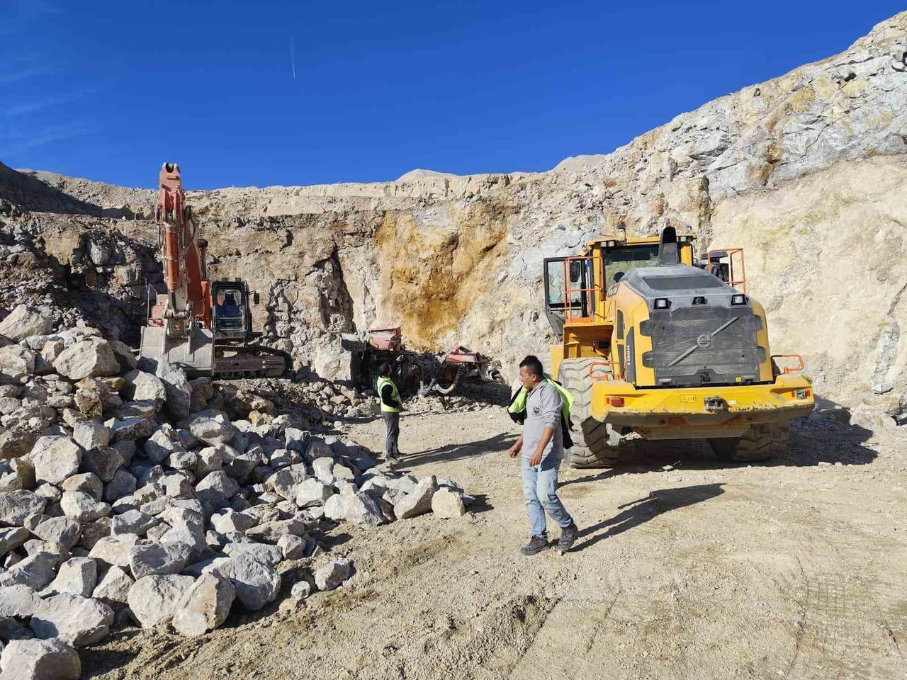 ANKARA'NIN ÇUBUK İLÇESİNDE BİR MADEN OCAĞINDA MEYDANA GELEN  İŞ KAZASINDA YARALANAN İŞÇİ...
