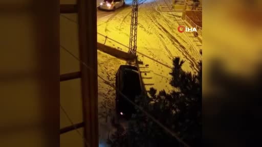 Ankara’da kar yağışı sürücülere zor anlar yaşattı