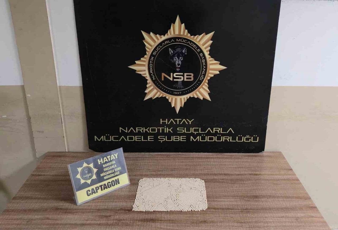 ANTAKYA’DA ARAÇTA CAPTAGON HAP ELE GEÇİRİLDİ: 2 TUTUKLAMA