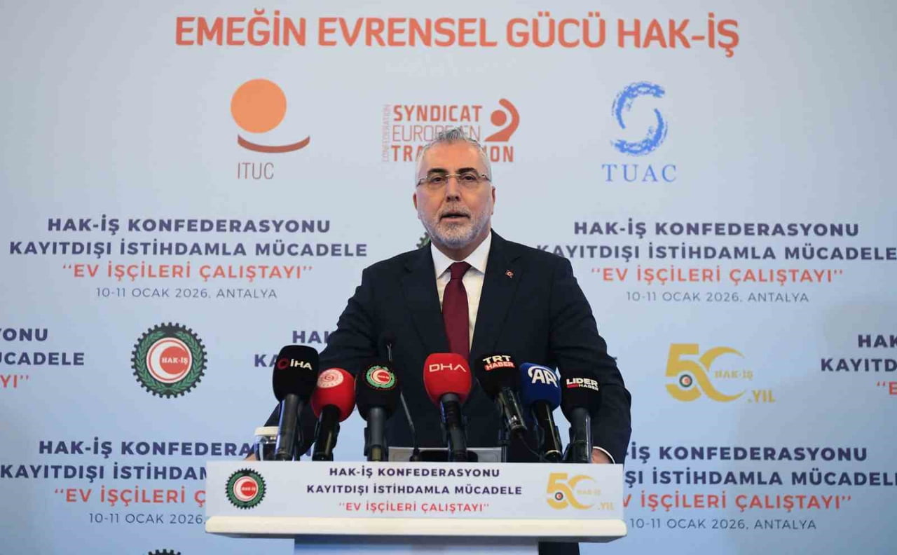 ANTALYA'DA HAK-İŞ KONFEDERASYONU TARAFINDAN "KAYITDIŞI İSTİHDAMLA MÜCADELE EV İŞÇİLERİ" KONULU...