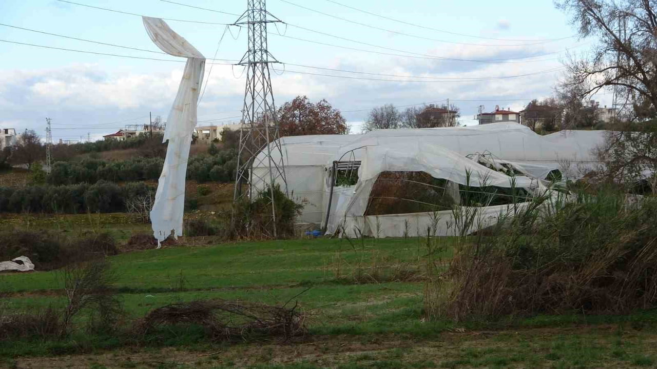 ANTALYA'NIN MANAVGAT İLÇESİNDE DÜN AKŞAM SAATLERİNDE ETKİLİ OLAN HORTUM, KARACALAR VE SÜLEK...