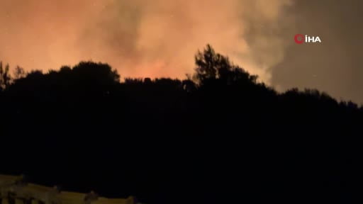 Antalya’da ormanlık alanda çıkan ve evleri tehdit eden yangın kontrol altına alındı