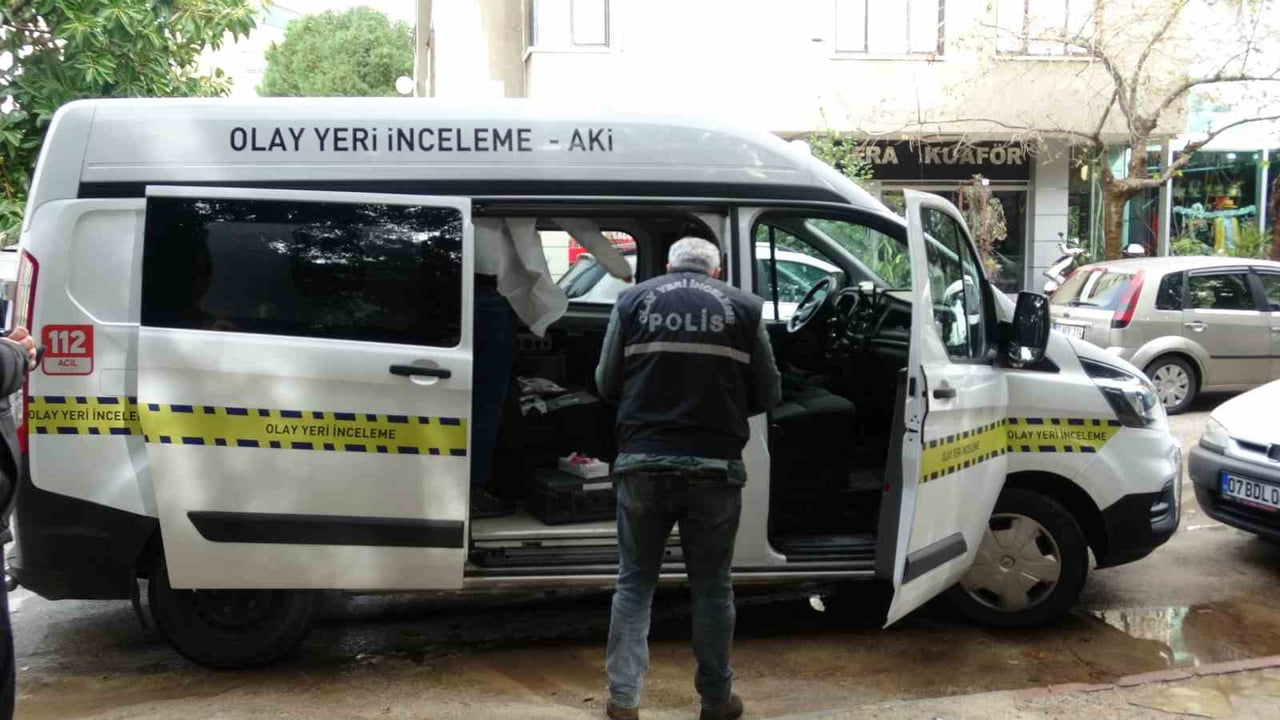 ANTALYA’DA YAŞLI ADAM, EVİNE YAKIN NOKTADAKİ PARKTA ÖLÜ BULUNDU.