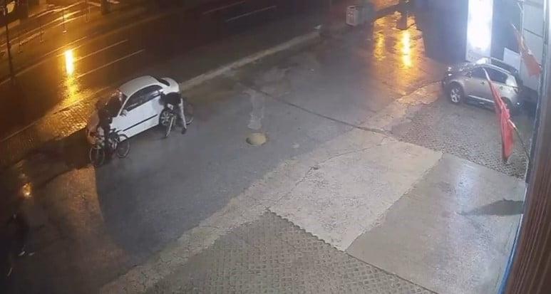 ANTALYA’NIN ALANYA İLÇESİNDE GECE SAATLERİNDE BİSİKLETLE DOLAŞAN KİMLİĞİ BELİRSİZ 3 KİŞİ...