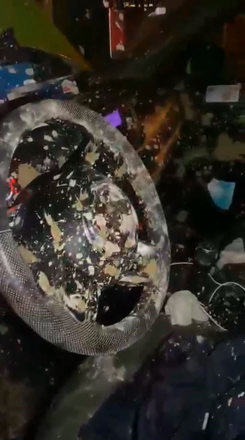 ARACIN ÇAMURLA KAPLANAN BÖLÜMLERİ