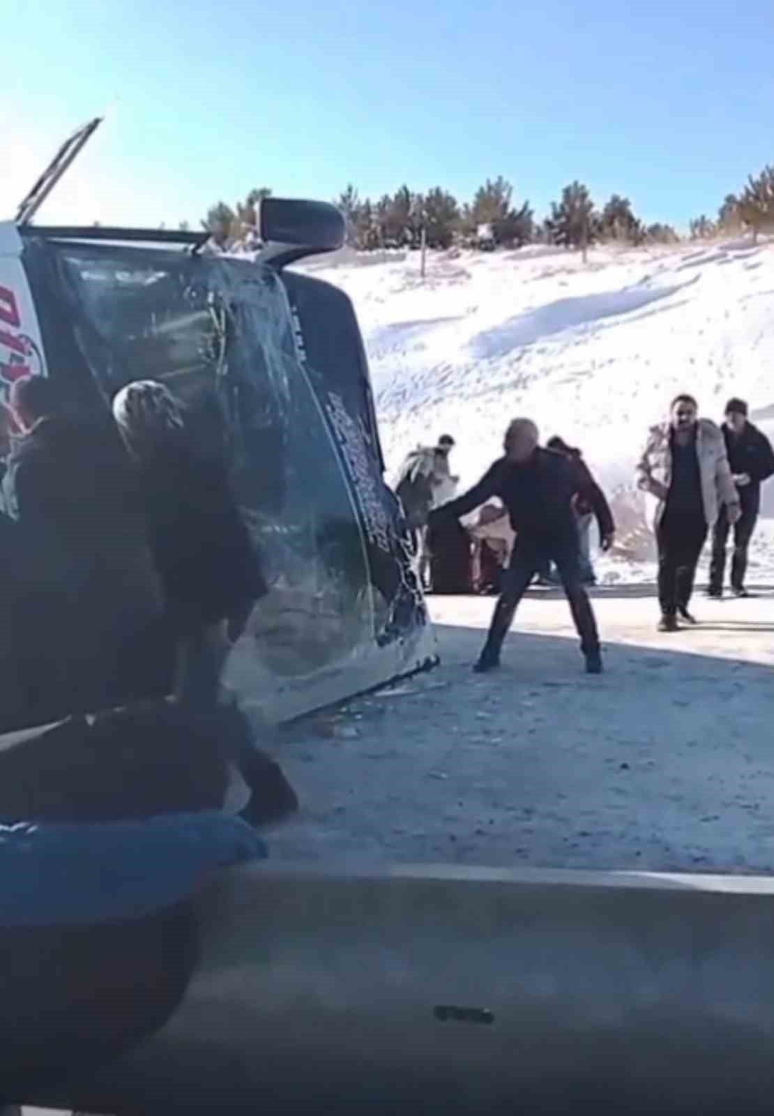 ARDAHAN’DAN SARIKAMIŞ HAREKÂTI ANMA ETKİNLİKLERİ İÇİN YOLA ÇIKAN YOLCU OTOBÜSÜ, KARS’IN SUSUZ...