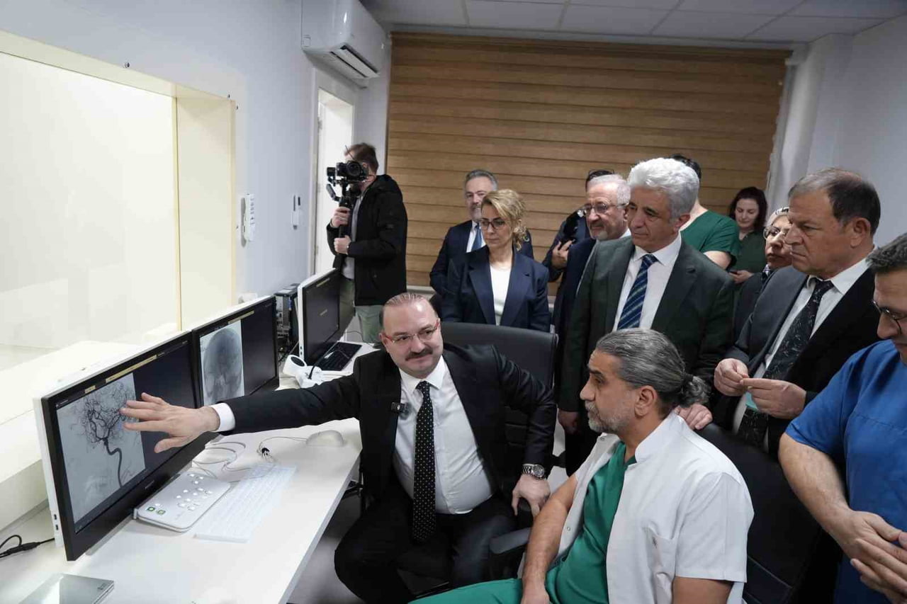 ATATÜRK ÜNİVERSİTESİ ARAŞTIRMA HASTANESİ NÖROLOJİ İNME MERKEZİ BÜNYESİNDE YENİ NESİL ANJİYOGRAFİ...