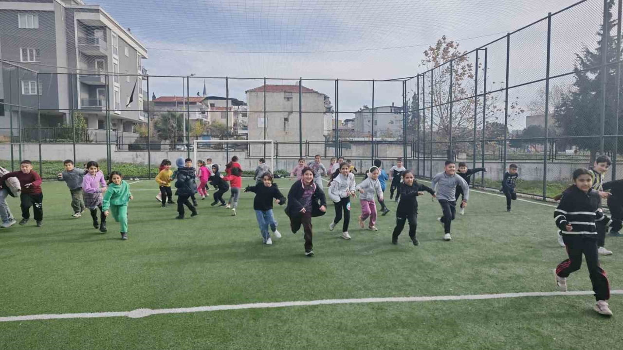 AYDIN’DA ÖĞRENCİLERİ SPORA ERKEN YAŞTA YÖNLENDİRMEK AMACIYLA YÜRÜTÜLEN SPORA İLK ADIM PROJESİ...