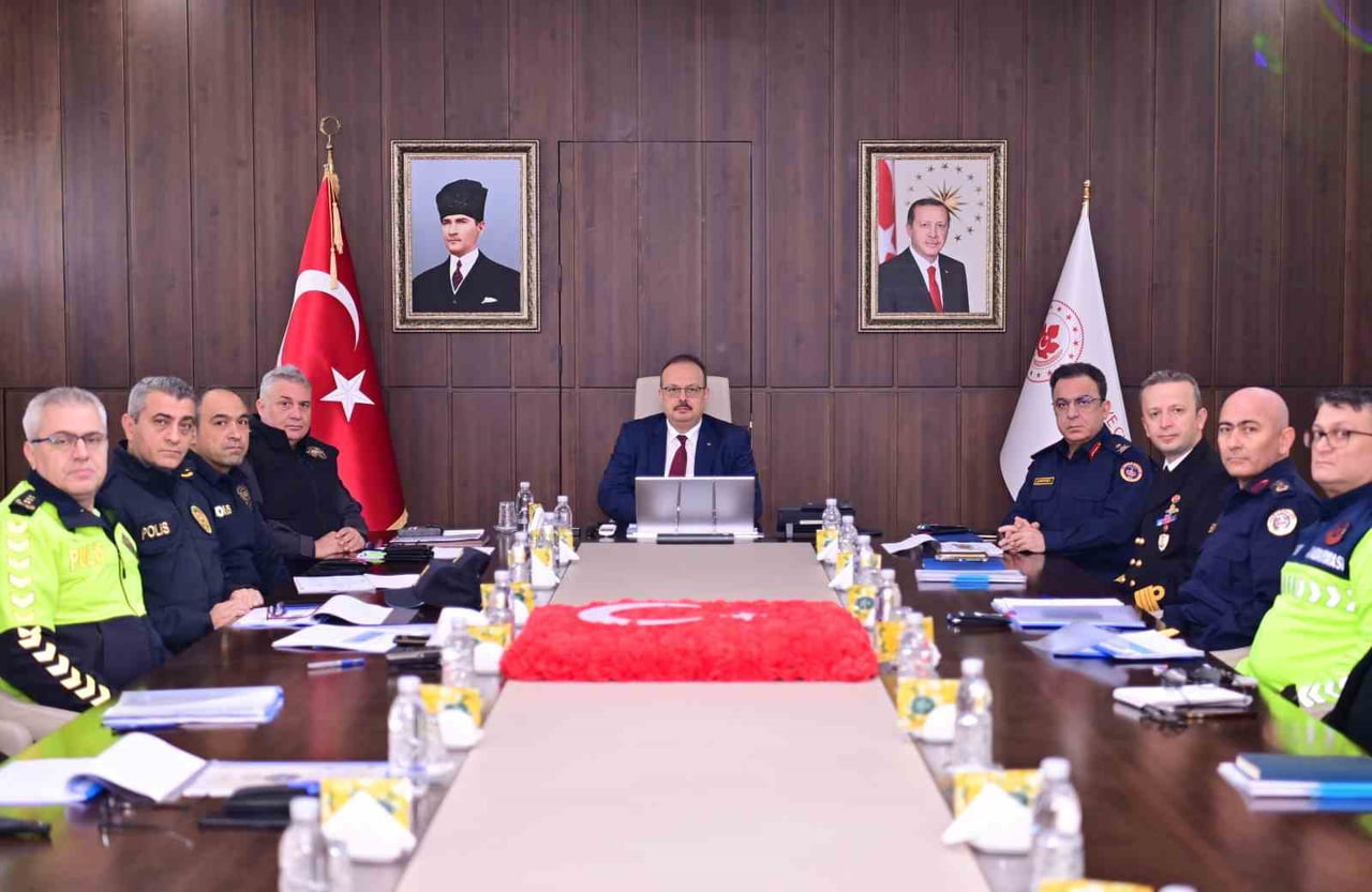 AYDIN’DA, VALİ YAKUP CANBOLAT BAŞKANLIĞINDA ASAYİŞ DEĞERLENDİRME TOPLANTISI...