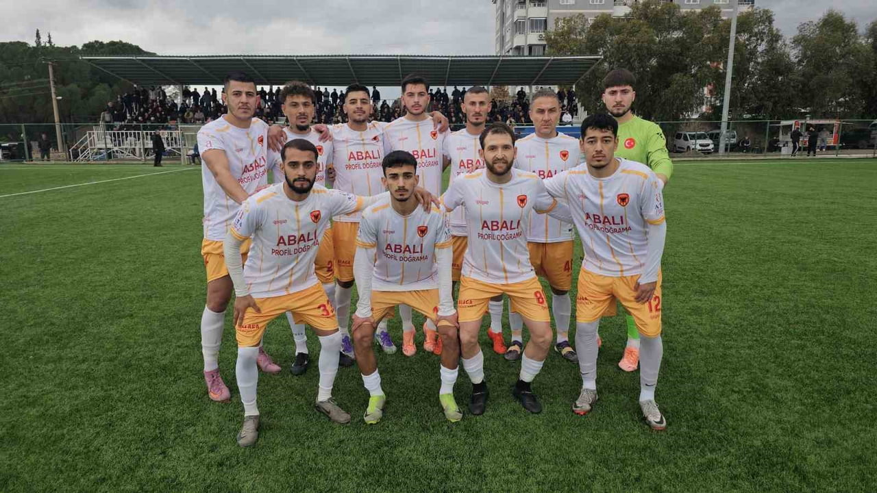 AYDIN FUTBOL 1. AMATÖR KÜME 1. GRUP 11. HAFTANIN DERBİ MAÇINDA KUYUCAK YAMALAKSPOR, LİDER KÖŞK...