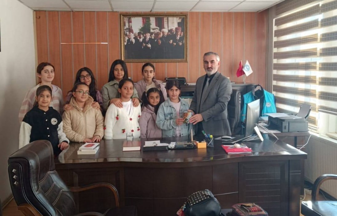 AYDIN’IN GERMENCİK İLÇESİNDE 11-14 YAŞ GRUBU ÖĞRENCİLER, GAZZE’DEKİ MAZLUMLARA ULAŞTIRILMAK ÜZERE...