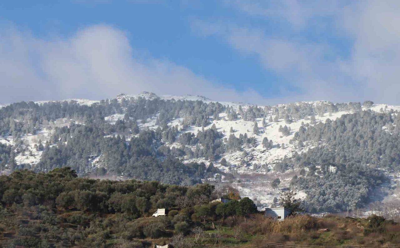 AYDIN’IN YÜKSEK KESİMLERİ BEYAZA BÜRÜNDÜ