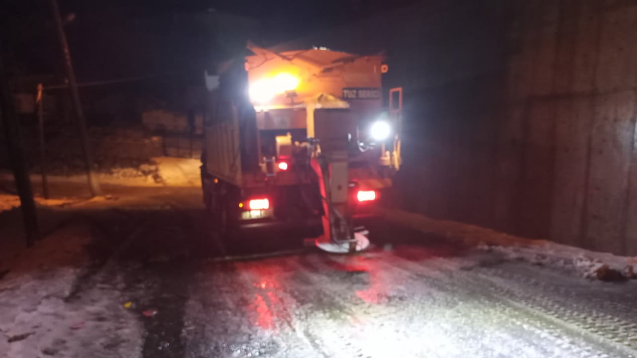 AYDIN’IN YÜKSEK KESİMLERİNDE ETKİLİ OLAN KAR YAĞIŞI SONRASI AYDIN BÜYÜKŞEHİR BELEDİYESİ EKİPLERİ...