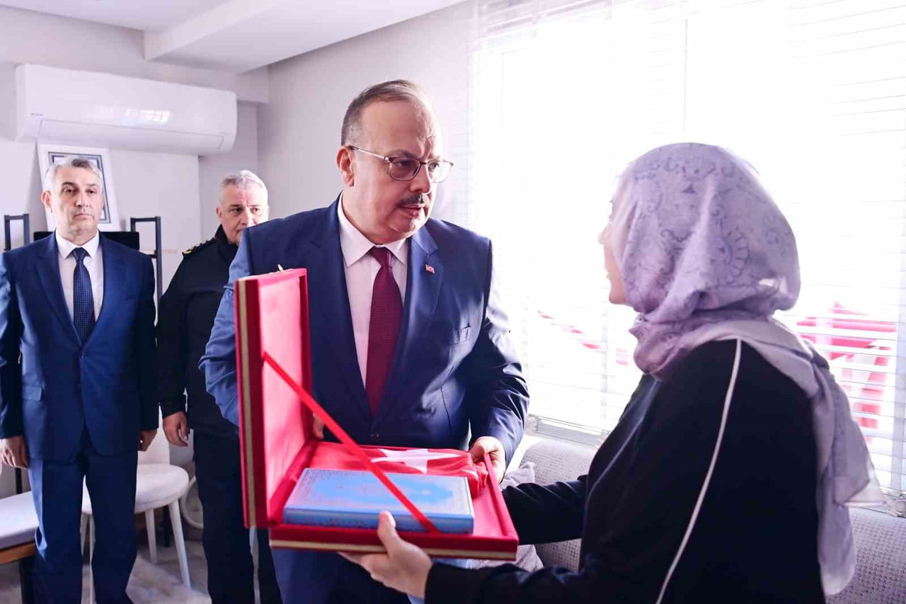 AYDIN VALİSİ YAKUP CANBOLAT, YALOVA’DA TERÖR ÖRGÜTÜ DEAŞ’A YÖNELİK GERÇEKLEŞTİRİLEN OPERASYON...