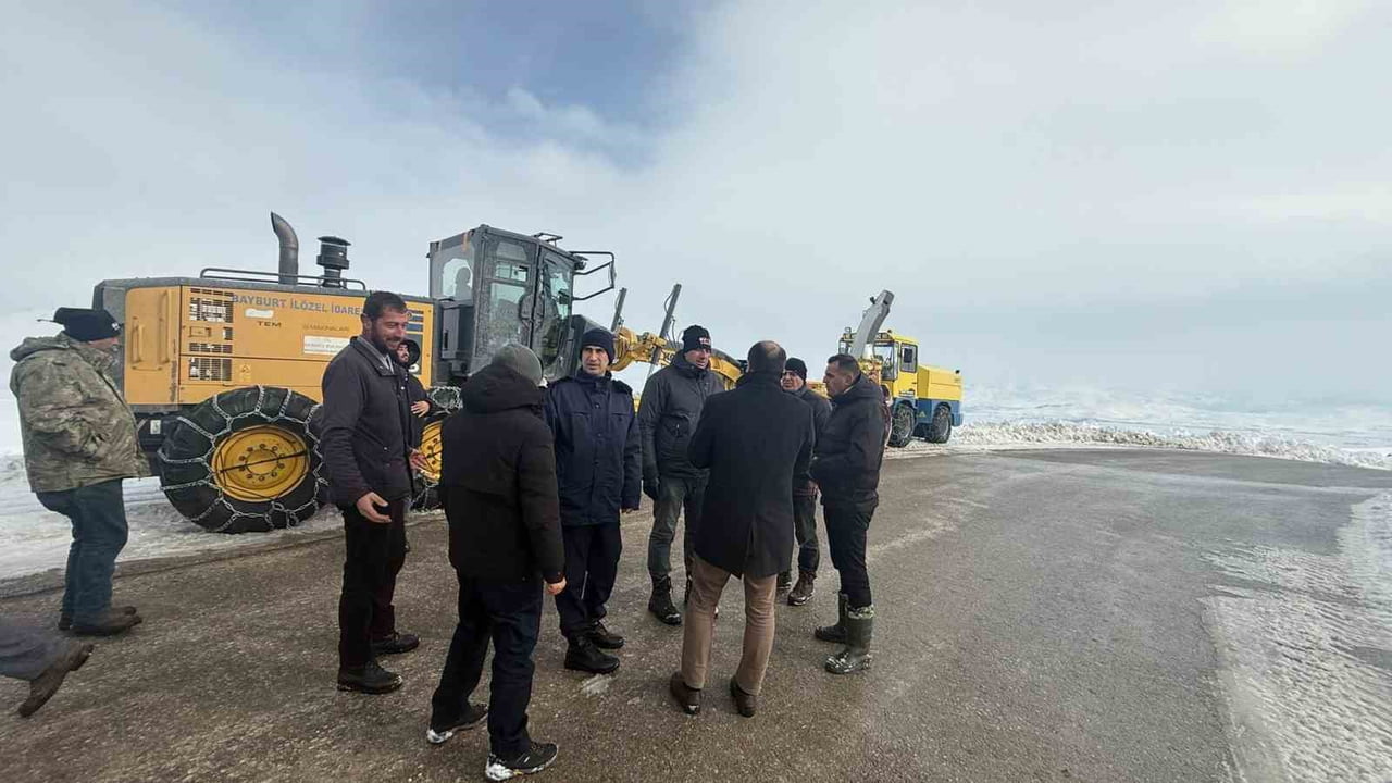 AYDINTEPE'DE KIŞ FESTİVALİ ÖNCESİ YOL AÇMA ÇALIŞMALARI YAPILIYOR