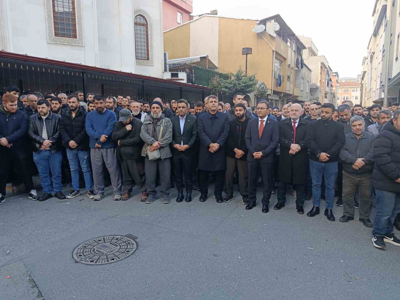 BAĞCILAR'DA KARBONMONOKSİT GAZINDAN ZEHİRLENEREK HAYATINI KAYBEDEN AYNI AİLEDEN 3 KİŞİNİN...