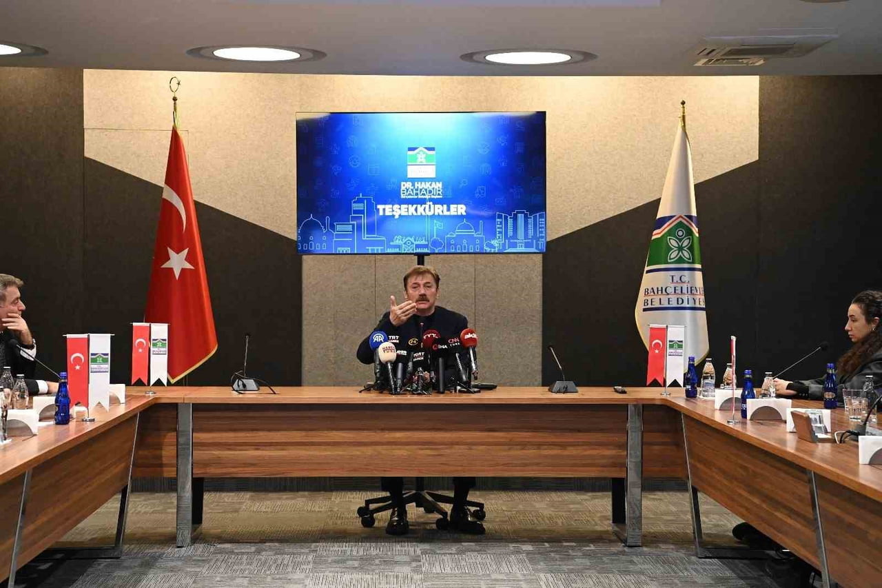BAHÇELİEVLER BELEDİYE BAŞKANI HAKAN BAHADIR, İLÇEDE YAPILAN KENTSEL DÖNÜŞÜM VE UYGULANAN YARISI...