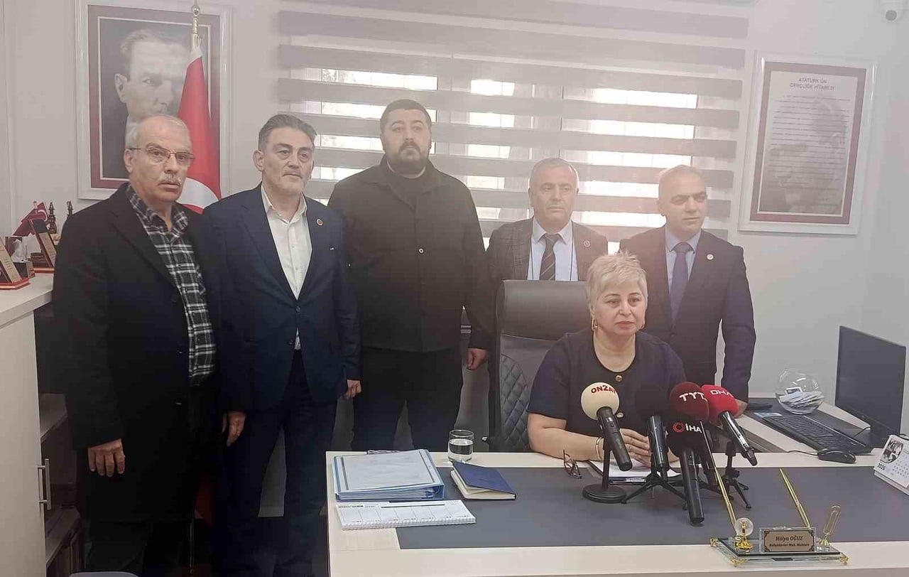 BAHÇELİEVLER MAHALLESİ MUHTARI HÜLYA OĞUZ'A MEVKİDAŞLARI DA DESTEK VERDİ