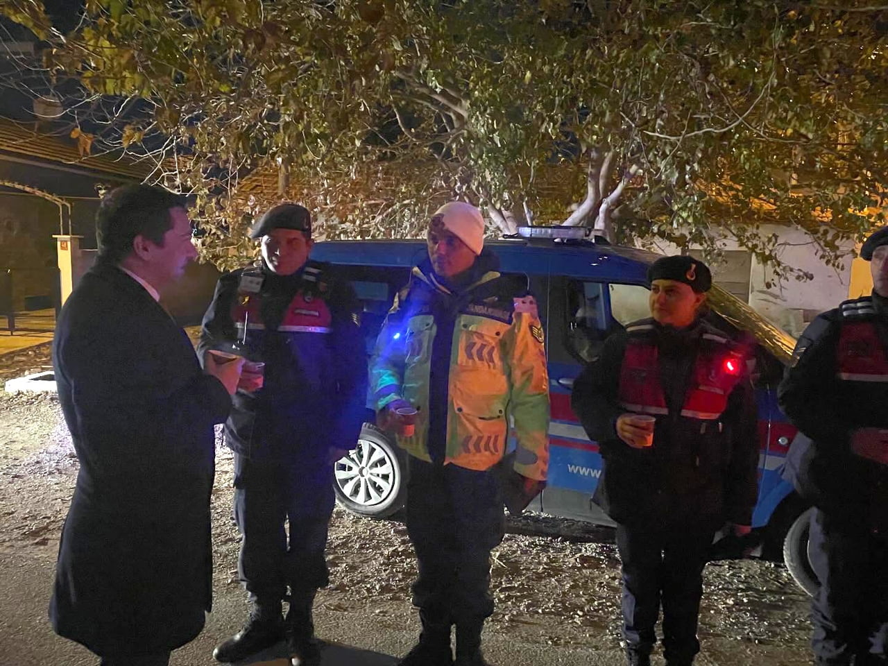 BALIKESİR’İN HAVRAN İLÇESİNDE İLÇE PROTOKOLÜ, YILBAŞI GECESİ GÖREV BAŞINDA OLAN GÜVENLİK GÜÇLERİNİ...