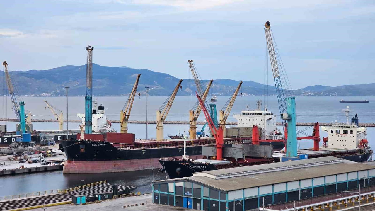 BANDIRMA GÜMRÜK MÜDÜRLÜĞÜ’NÜN 2025 YILINA İLİŞKİN DIŞ TİCARET VERİLERİ AÇIKLANDI. ARALIK AYI SONU...