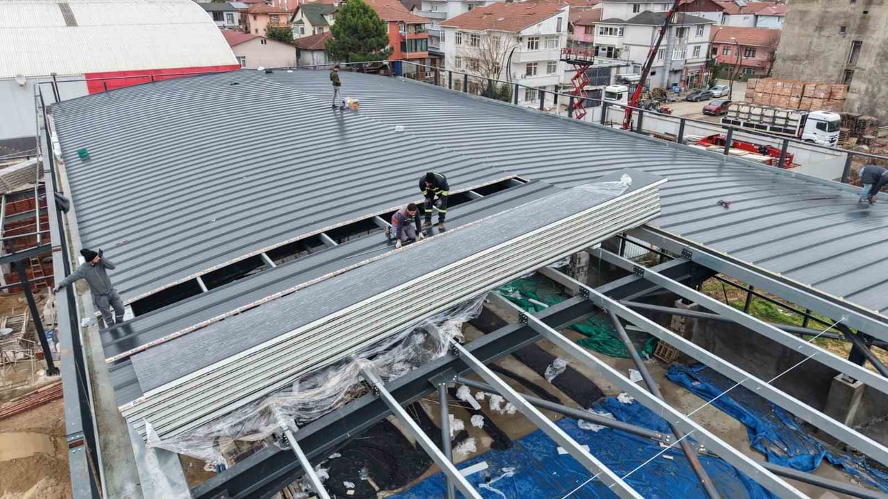 BAŞİSKELE'DE VEZİRÇİFTLİĞİ MAHALLESİ'NDE YAPIMINA BAŞLANAN KAPALI SPOR SALONU PROJESİNDE...