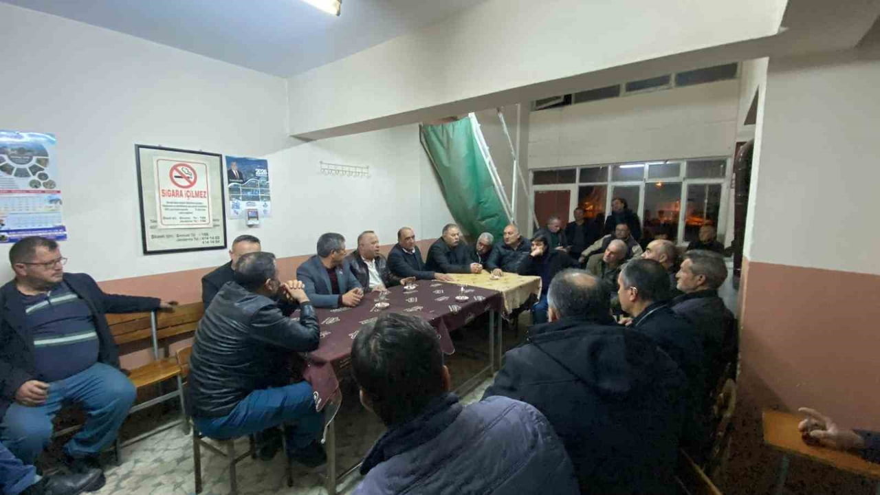 BAŞKAN ÖZEL, KANDİL GECESİNDE KIZILCA’DA VATANDAŞLARLA BULUŞTU