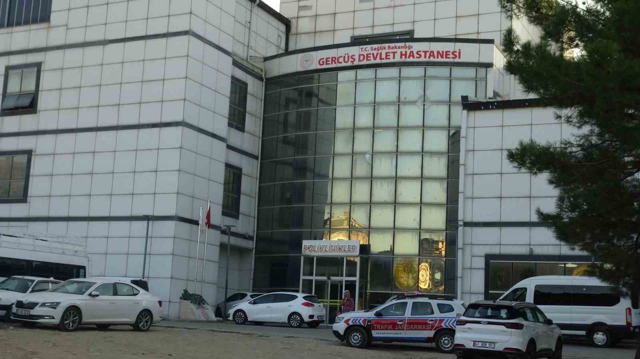 BATMAN’IN GERCÜŞ İLÇESİNDE SOBADAN SIZAN KARBONMONOKSİT GAZINDAN ZEHİRLENEN AYNI AİLEDEN 3 KİŞİ...