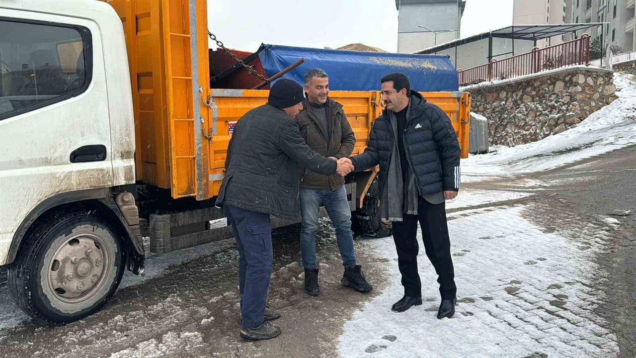 BATTALGAZİ BELEDİYE BAŞKANI BAYRAM TAŞKIN, SABAH SAATLERİNDE AFET KOORDİNASYON MERKEZİ’NDE...