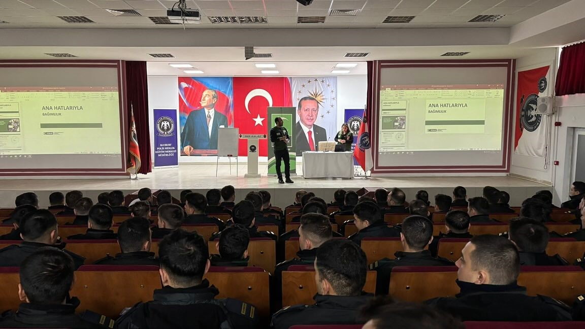 BAYBURT'TA POMEM ÖĞRENCİLERİNE BAĞIMLILIKLA MÜCADELE EĞİTİMİ VERİLDİ