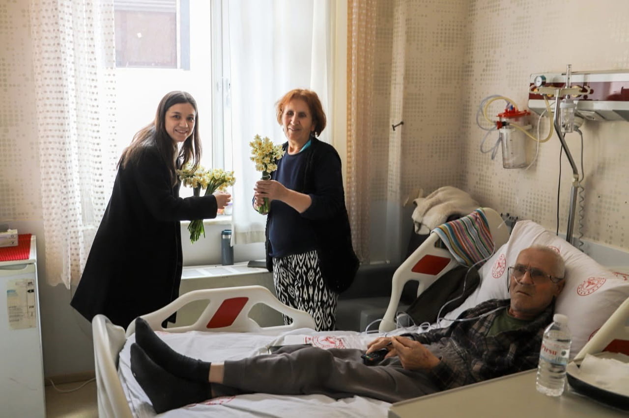 BAYINDIR BELEDİYESİ, HAVA MUHALEFETİ NEDENİYLE RESMİ PROGRAMI GERÇEKLEŞTİRİLEMEYEN FESTİVAL...