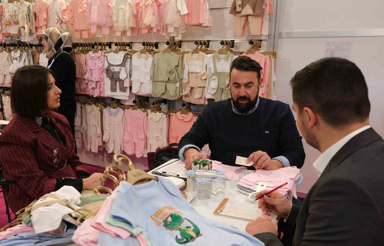 BEBE VE ÇOCUK KONFEKSİYONU SEKTÖRÜNDE TÜRKİYE’NİN KÜRESEL VİTRİNLERİNDEN BİRİ OLAN JUNİOSHOW BURSA...